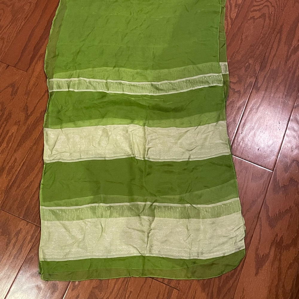 100% Silk Scarf - Picture 8 of 9